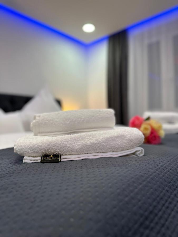 Modern Apartments Neuburg T - Top - 2 Zimmer, Badewanne, Balkon, Parkplatz, Kueche, Wi-Fi, Tv Neuburg an Der Donau Dış mekan fotoğraf