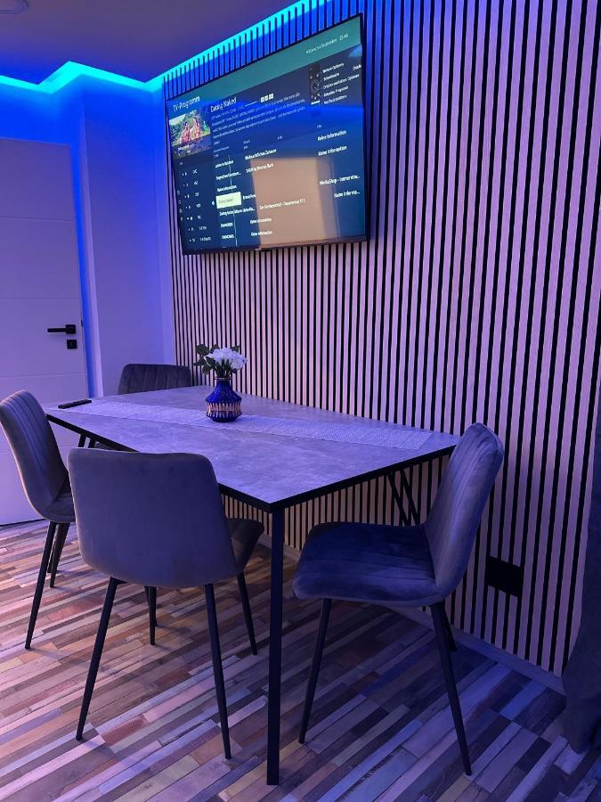 Modern Apartments Neuburg T - Top - 2 Zimmer, Badewanne, Balkon, Parkplatz, Kueche, Wi-Fi, Tv Neuburg an Der Donau Dış mekan fotoğraf