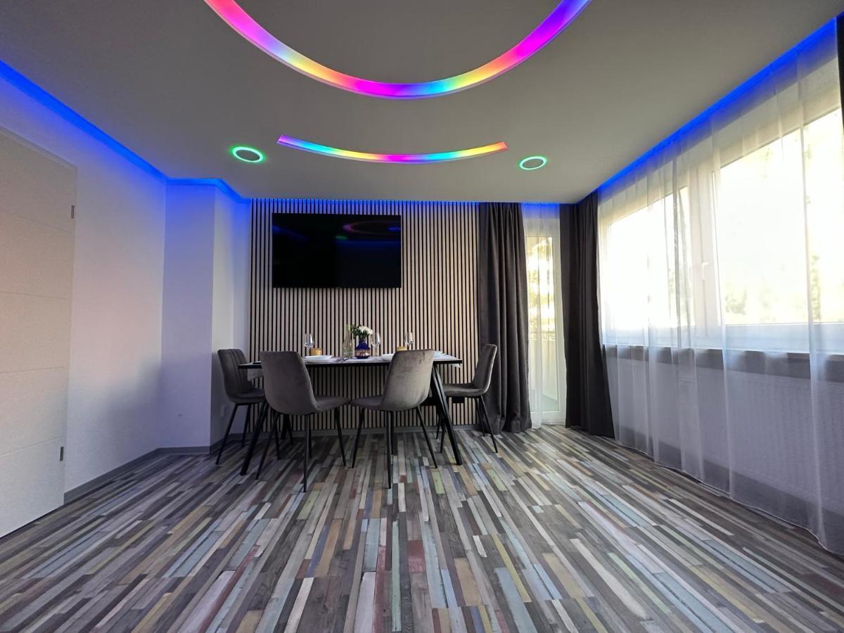 Modern Apartments Neuburg T - Top - 2 Zimmer, Badewanne, Balkon, Parkplatz, Kueche, Wi-Fi, Tv Neuburg an Der Donau Dış mekan fotoğraf