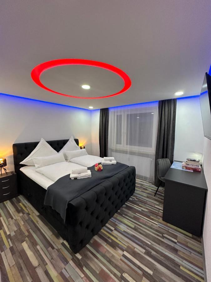 Modern Apartments Neuburg T - Top - 2 Zimmer, Badewanne, Balkon, Parkplatz, Kueche, Wi-Fi, Tv Neuburg an Der Donau Dış mekan fotoğraf