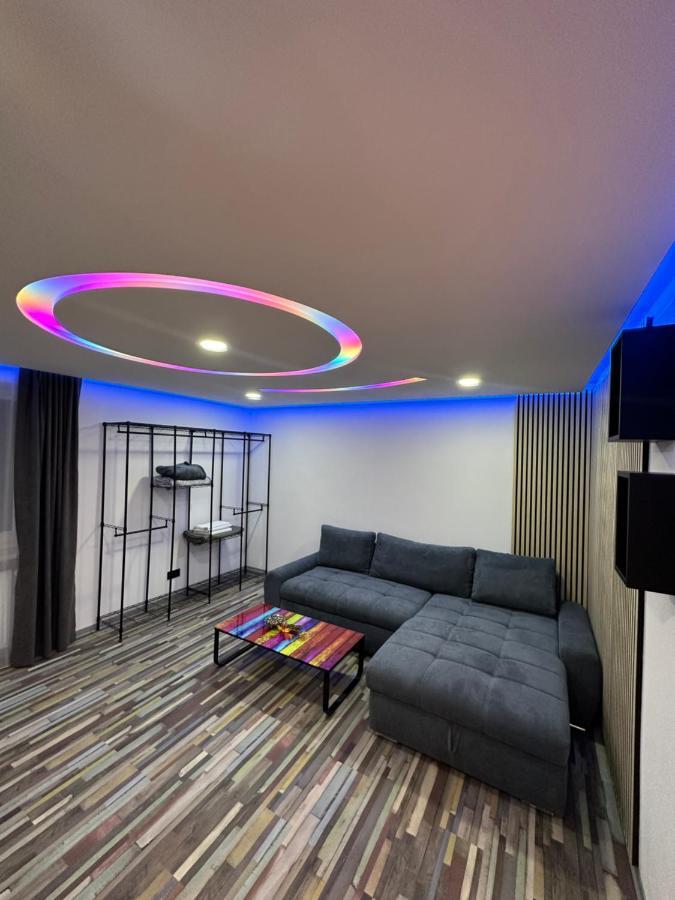 Modern Apartments Neuburg T - Top - 2 Zimmer, Badewanne, Balkon, Parkplatz, Kueche, Wi-Fi, Tv Neuburg an Der Donau Dış mekan fotoğraf